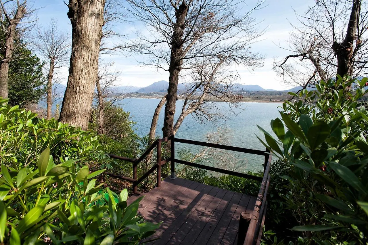 Casa Vacanze Tana Della Volpe Ispra Apartment
